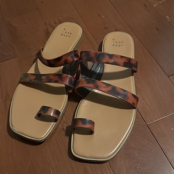 A New Day (Target brand) Tortoise Sandals - Picture 4 of 5